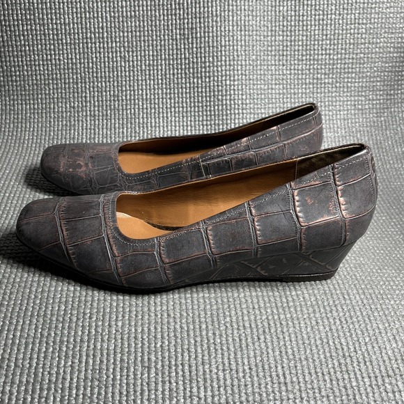 Donald J Pliner Shoes - Donald J. Pliner Pisa Pumps Heels Womens Size 7N Copper Metallic Leather Wedge